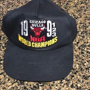 Bulls 1991-1993 World Champions Cap - 3 Peat